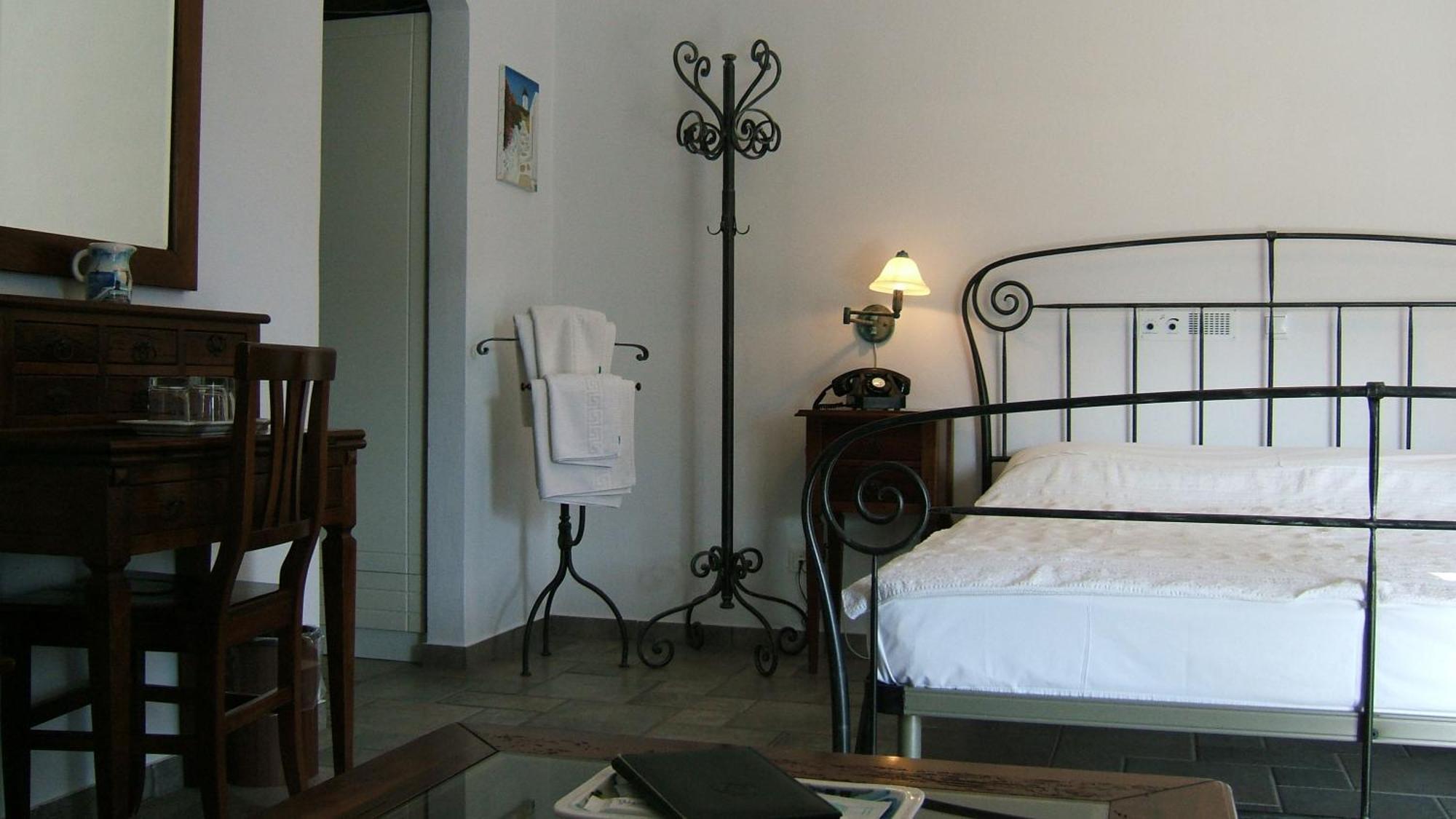 Alexandros Hotel Platis Gialos  Buitenkant foto